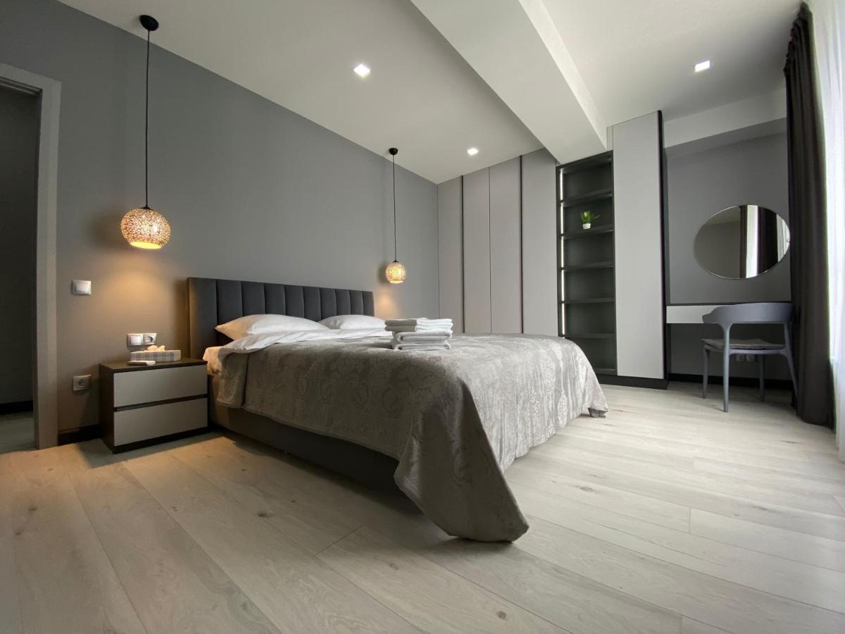 Minimalist Style Apartment With Best Location Chisinau Exterior photo